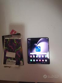 Samsung fold 5 256gb +spen e cover entra e leggi