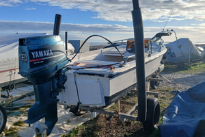 Lancia 4.20 metri + motore yamaha 25j + carrello