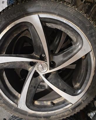 Cerchi in lega Avus 17" con gomme Kleber invernali