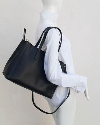 Borsa spalla tracolla  vera pelle nera. Nuova