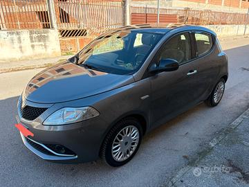 lancia ypsilon 1.2 69cv gold