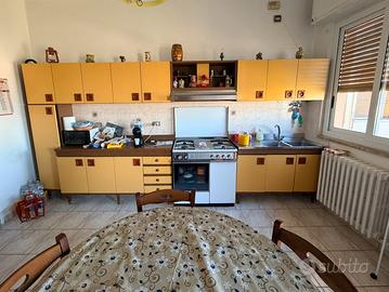 Cucina componibile + tavolo
