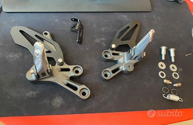 Pedane Poggiapiedi Yamaha R7 originali