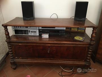 Credenza con cassettone