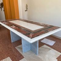 Tavolo di marmo intarsiato. 220x110