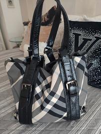 Borsa Burberry victoria tote check bianca e nera