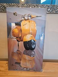 Romi Osti – "Vespa Vintage Gialla"