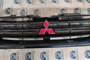 MITSUBISHI PAJERO 2002 MASCHERINA ANTERIORE