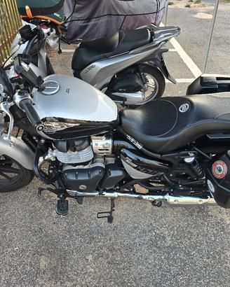 Royal Enfield Super Meteor 650