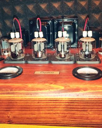 Amplificatore finale stereo a valvola