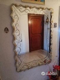Prestigioso specchio veneziano