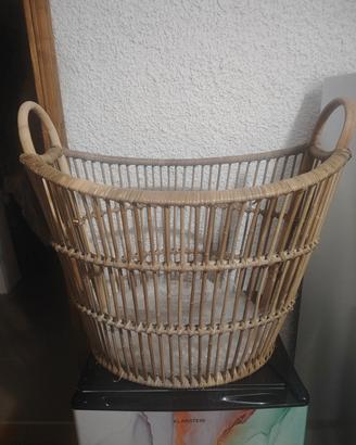 cesto grande in vimini. 