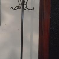 2 attaccapanni da terra in ferro battuto