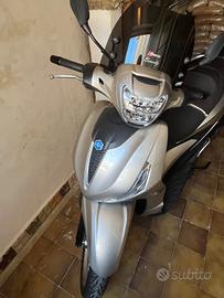 Scooter Beverly 300 hpe come nuovo