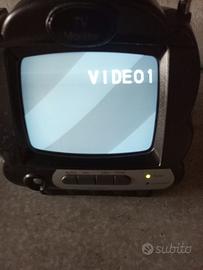 Piccolo TV con 2 funzioni monitor.