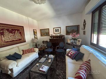 Appartamento di 135 m² con 5 locali a Massa