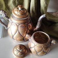 vintage teiera e zuccheriera