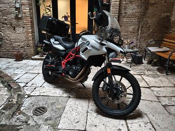 BMW GS F700 DEL 2017 CON TRIS DI VALIGE GIVI