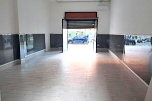 Locale commerciale 50 mq con agibilità C/so Europa
