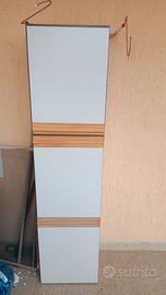 Mobiletto porta scopa