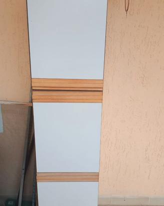 Mobiletto porta scopa