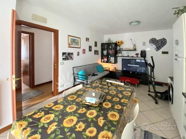 Appartamento locato con due camere e garage