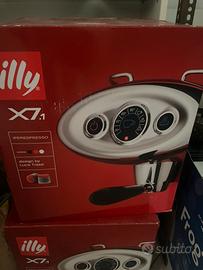 Macchina del caffè Illy x7.1 nuova