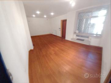 Ufficio ristrutturato indipendente in Balduina