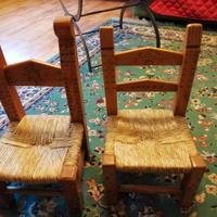 Artigianato sardo: sedioline in legno fatto a mano