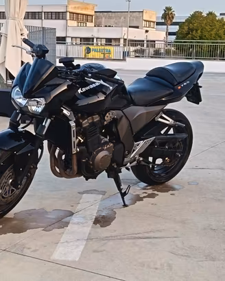 Kawasaki Z 750 Total black
