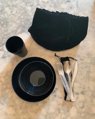 Set stoviglie campeggio con borsa