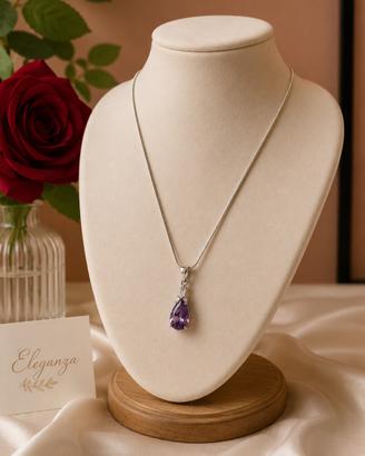 Collana con ciondolo viola a goccia