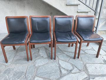 Quattro sedie pelle nera 