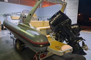 Gommone Mik700 + Suzuki 200 + Suzuki 20 + Carrello