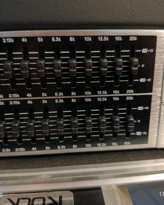 Behringer FBQ3102HD Ultragraph Pro
