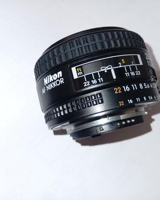 obiettivo autofocus Nikon 28 mm F2.8