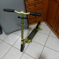 Monopattino nuovo per adulti 