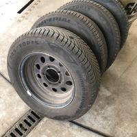 Gomme quattro stagioni montate su cerchi in ferro