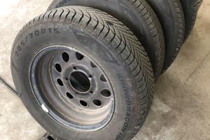 Gomme quattro stagioni montate su cerchi in ferro