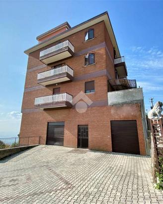 4 LOCALI A PALIANO
