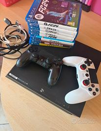 Ps4 con 2 joystick e 7 giochi diversi