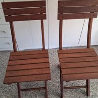 n. 2 sedie in legno