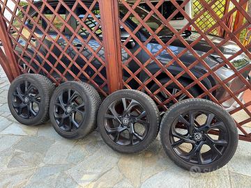 Cerchi con pneumatici Toyota CHR Lounge