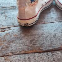 Converse bianche.