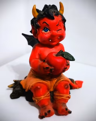 Statua Diavolo con Mela del Peccato 🍎