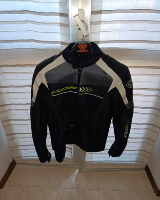 Giacca traforata con antivento interno taglia XS
