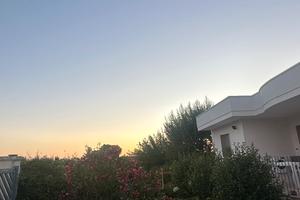 Villa con giardino a 600m dal mare