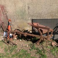 3 ARATRI ANTICHI COMPLETI  (trainati da mucche)