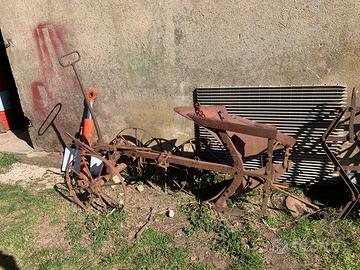 3 ARATRI ANTICHI COMPLETI  (trainati da mucche)