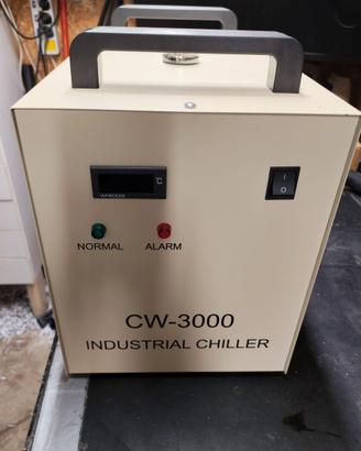 Refrigeratore industriale CW-3000 pari al nuovo